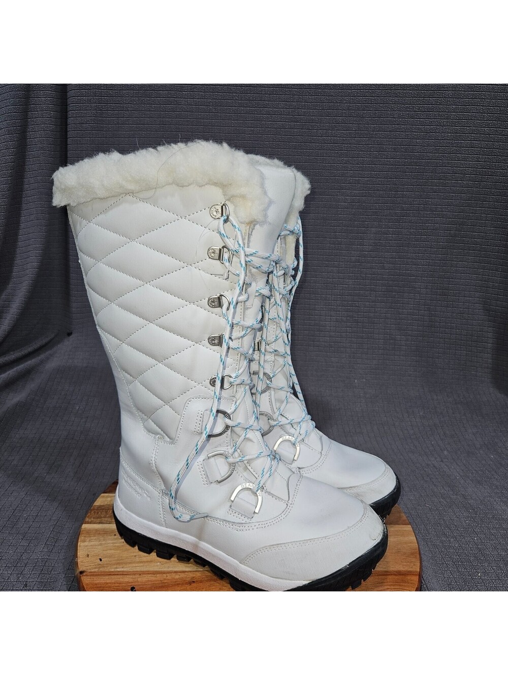 BEARPAW Women's White US 7 Quilted Faux Fur Snow Winter Boots